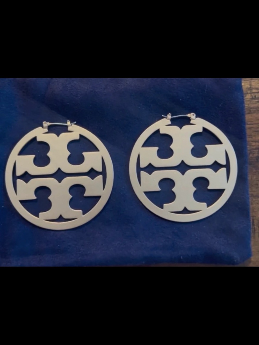 Tory Burch Gold Logo Hoop Earrings 2” Cutout Statement - Picture 5 of 5